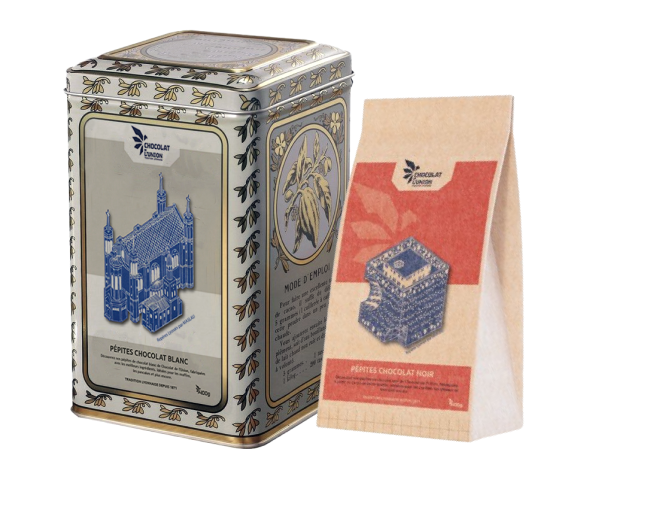 boîte en métal de la marque de chocolat de l'union et un sachet de la même marque, les deux emballages avec une illustration en linogravure bleue